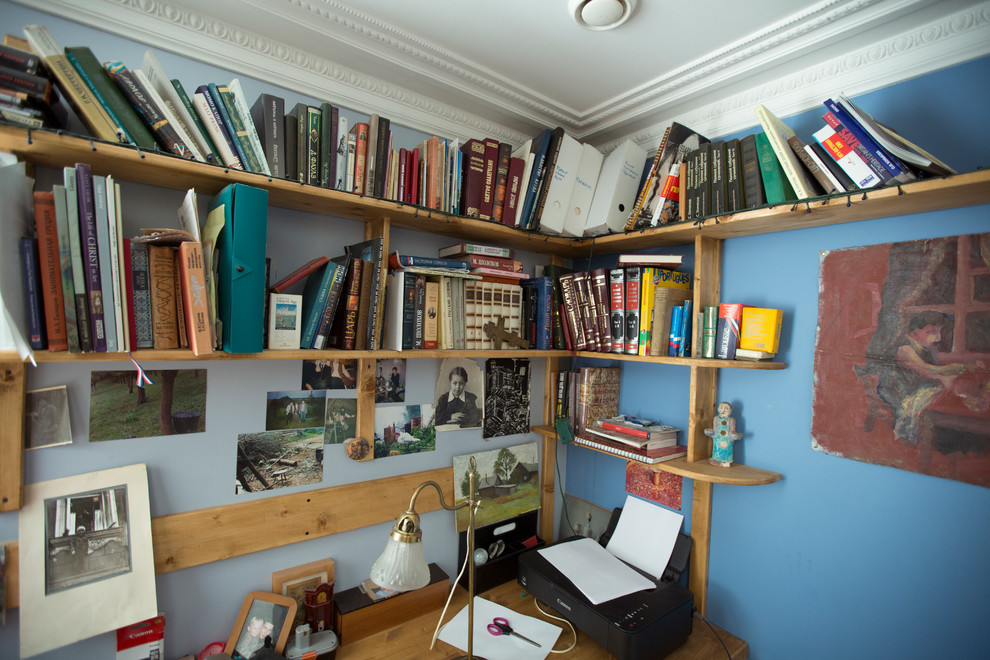 В гостях: Дача в семейной библиотеке для большой семьи