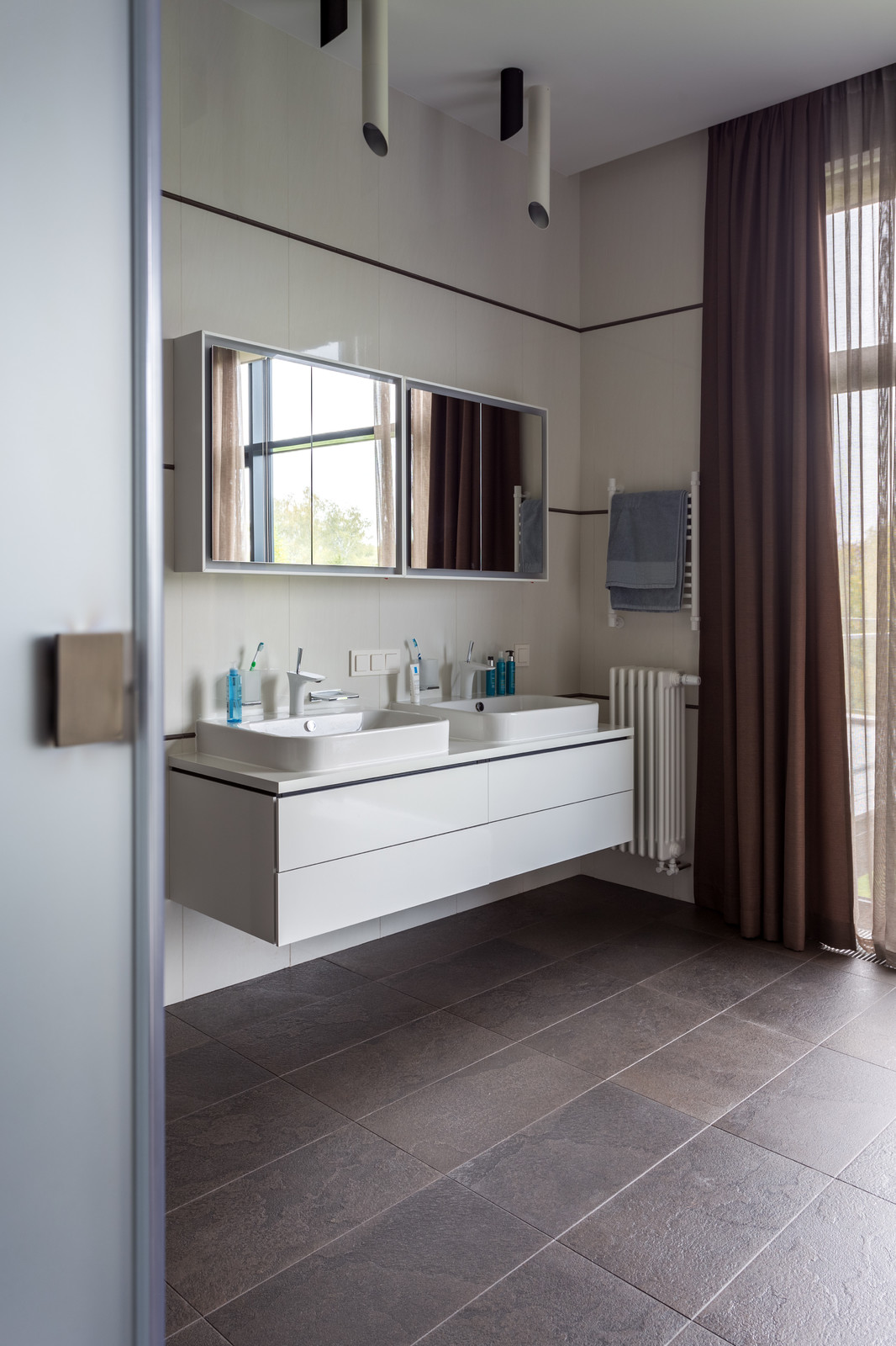 Загородный дом в посёлке Montevil - интерьеры