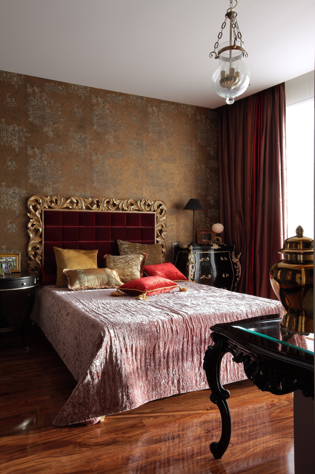 Классика в темных тонах