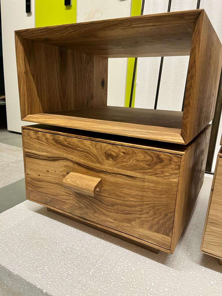 тумбочка из массива