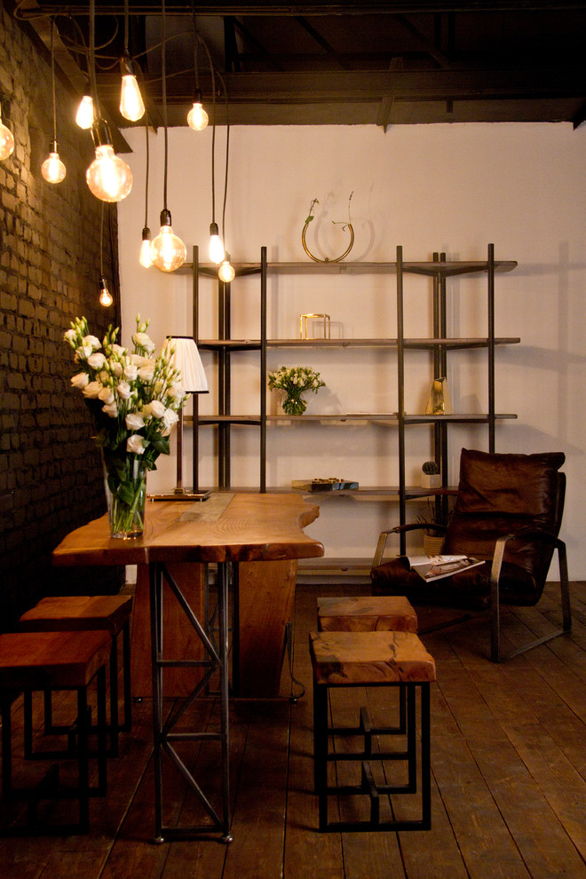 Лофт со столом