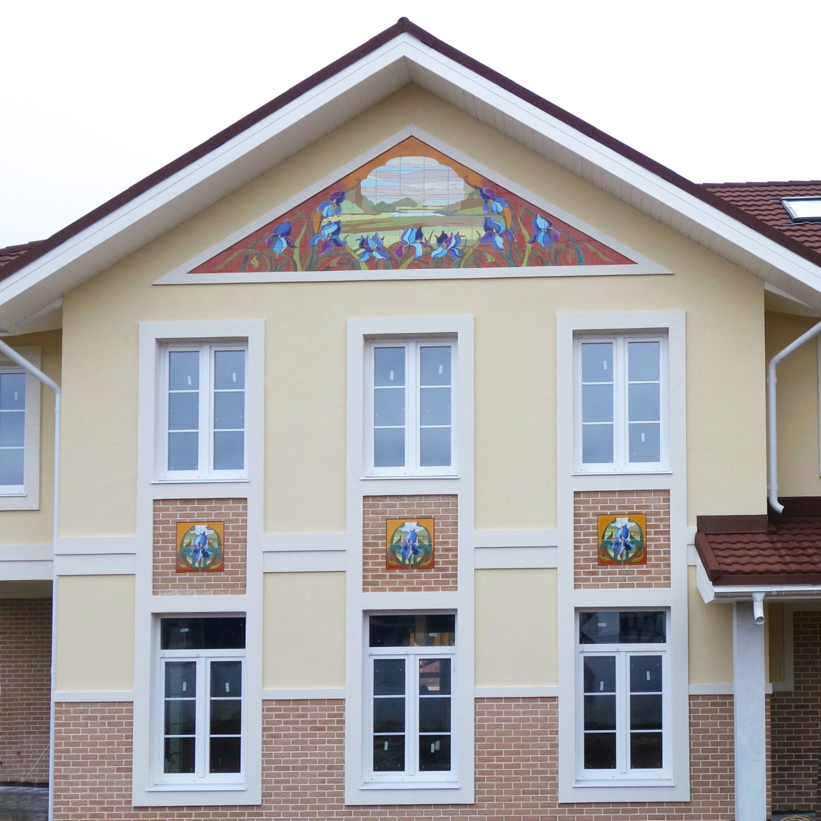 Керамические панно для украшения фасадов