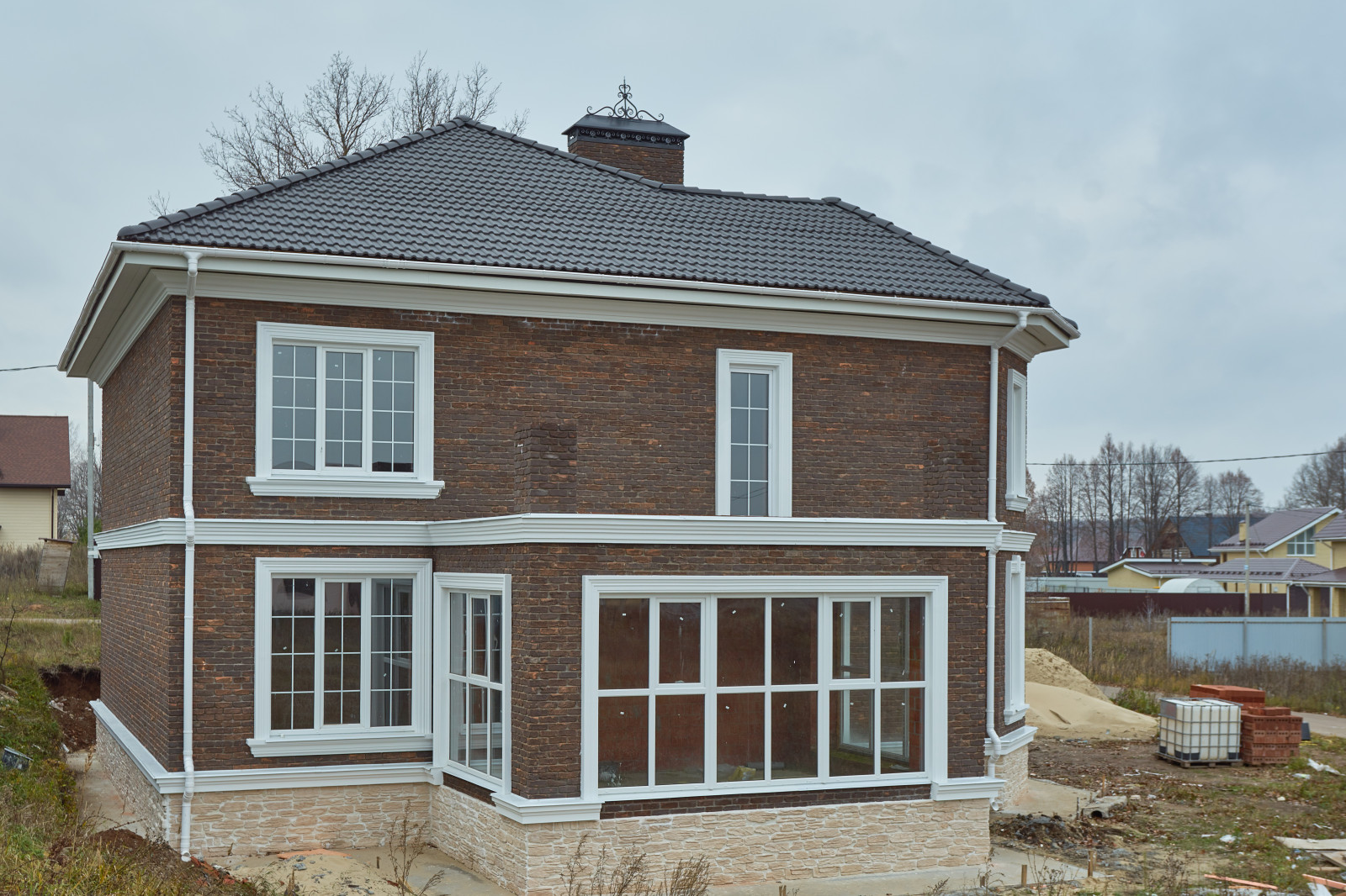 Дом в английском стиле. 290 м^2 г.Казань деревня Зимняя Горка.