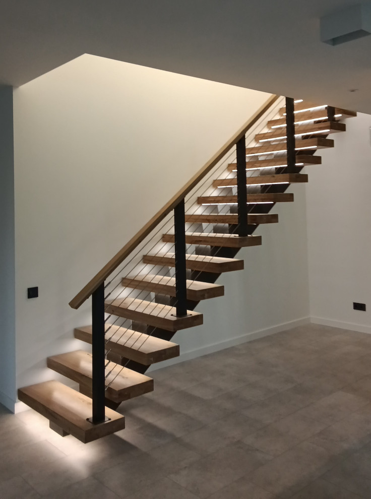 Лестница в стиле LOFT центральной балке