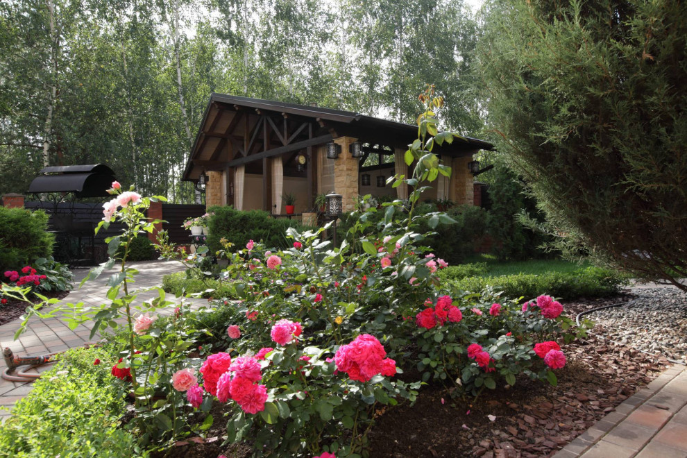 Любимовка. Беседка в пейзажном саду.