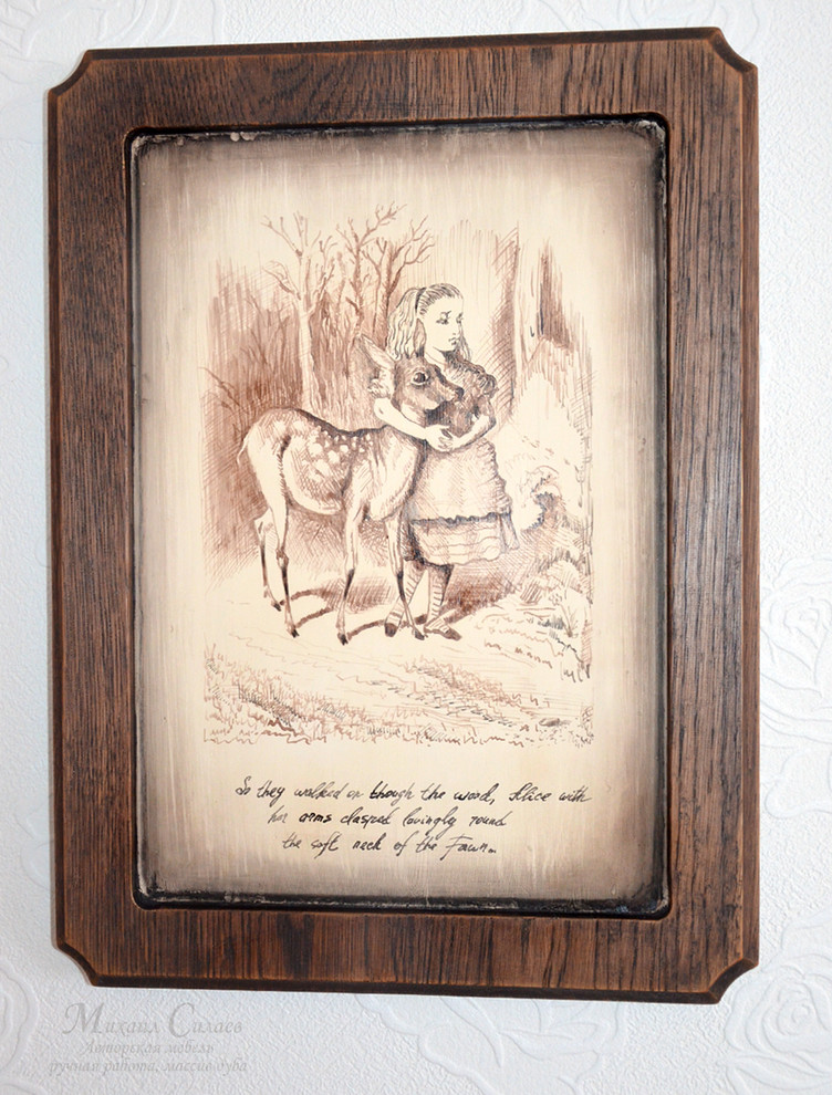 Графика на дубе для украшения интерьера.