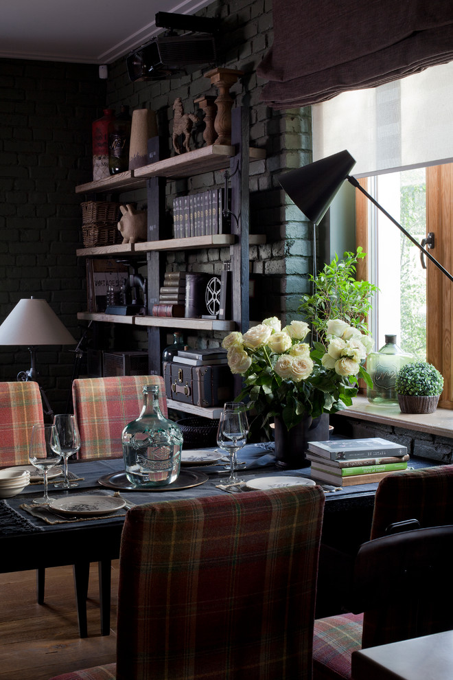 Houzz тур: Тёмный-тёмный интерьер на Таганке