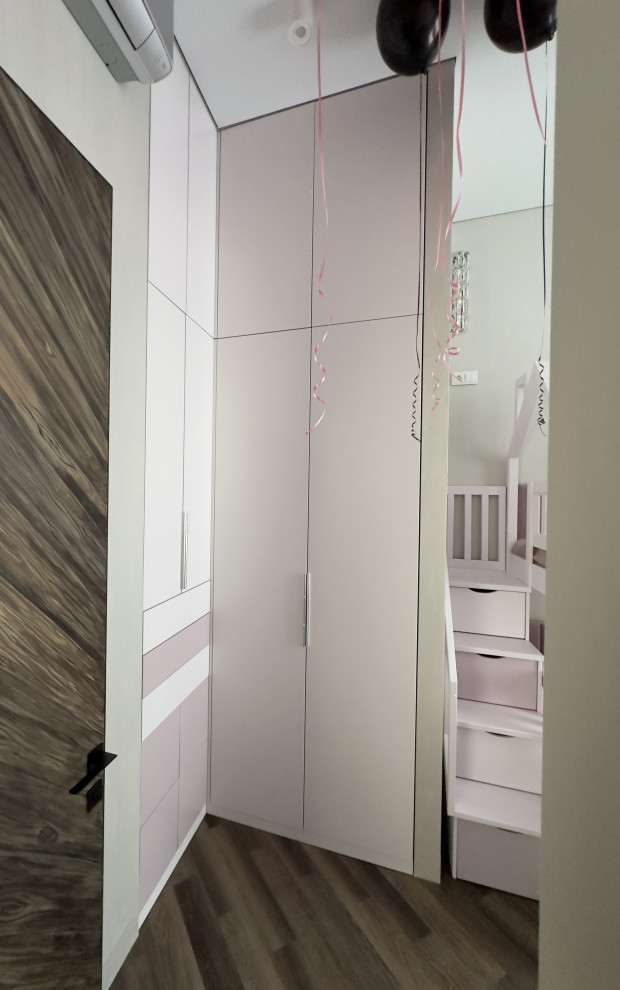 Шкаф в детскую комнату.