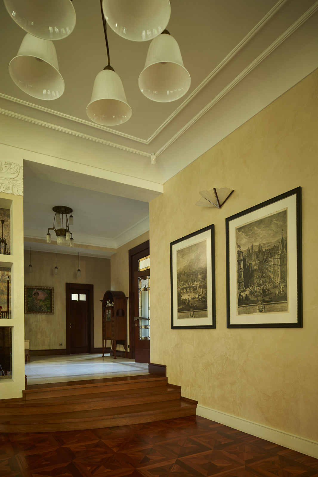 Вид на холл из гостиной