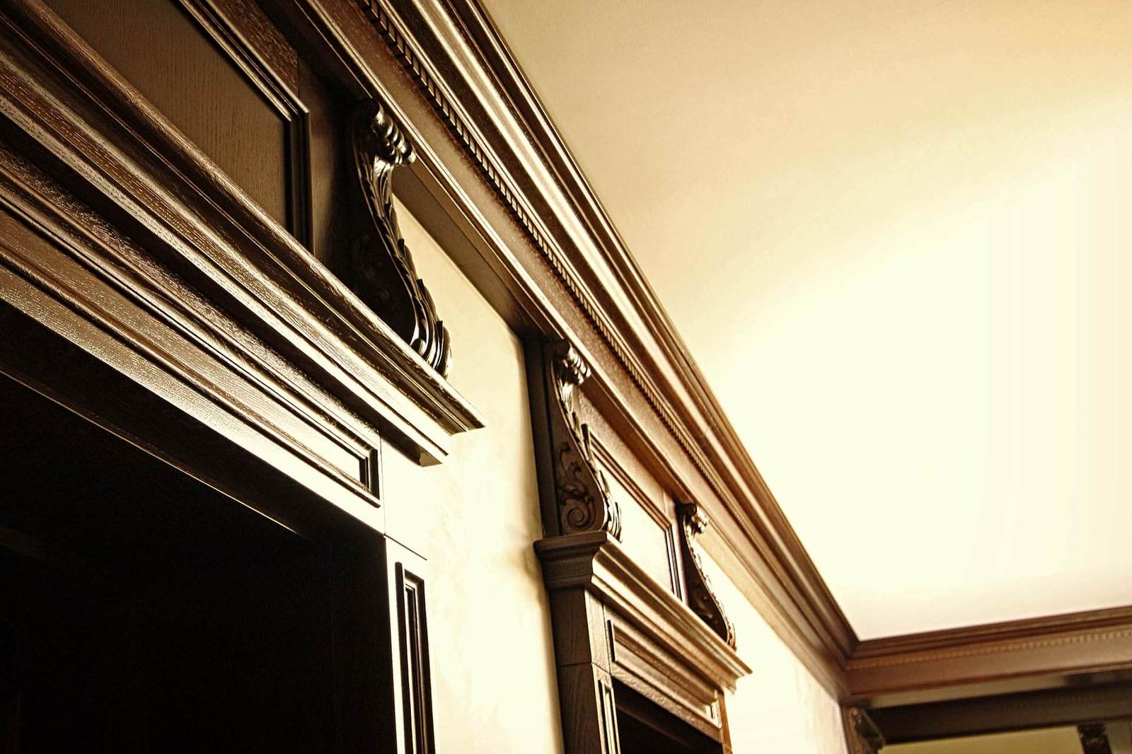 Двери на Троицкой. Москва