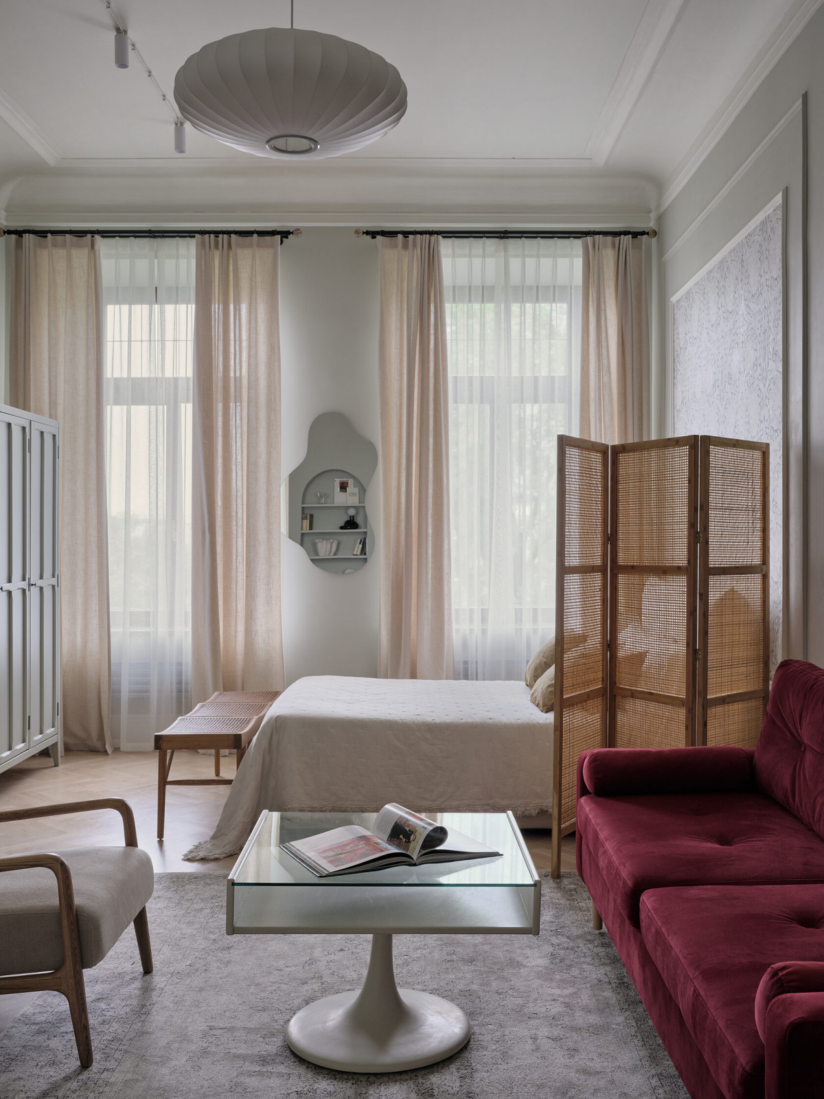 Гостиная, вид на кровать