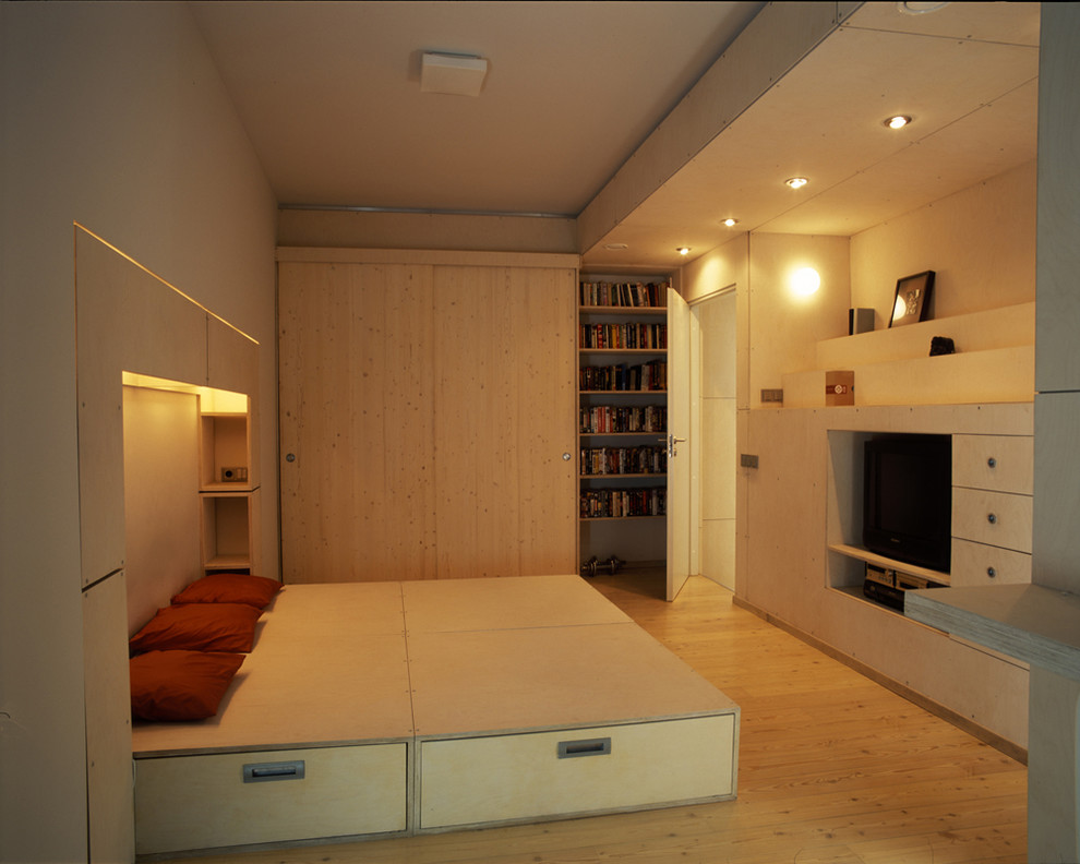 Plywood Apartment on Bronnaya