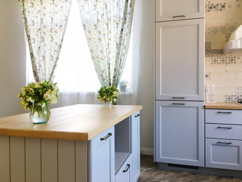 Кухня с фасадами Ларс из бука