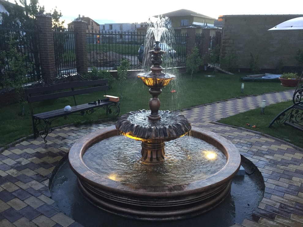 Садовый фонтан на Новой Риге