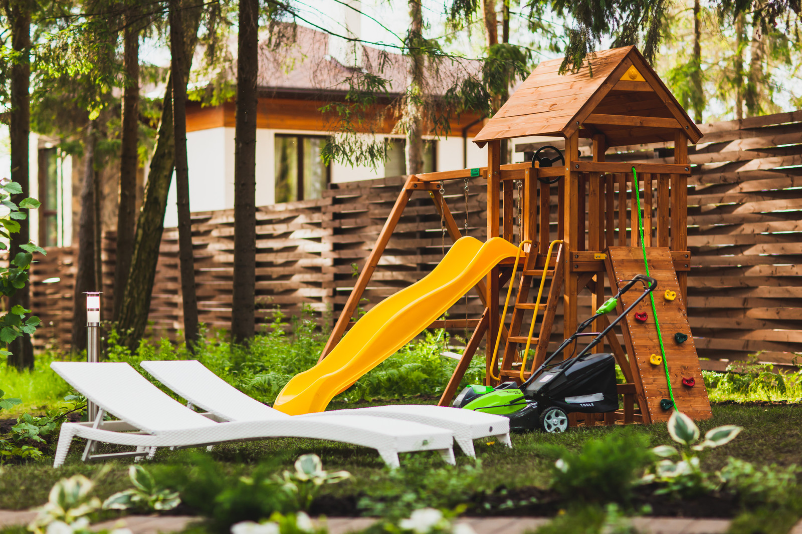 Беседка для Татьяны Лютаевой и Агнии Дисковските