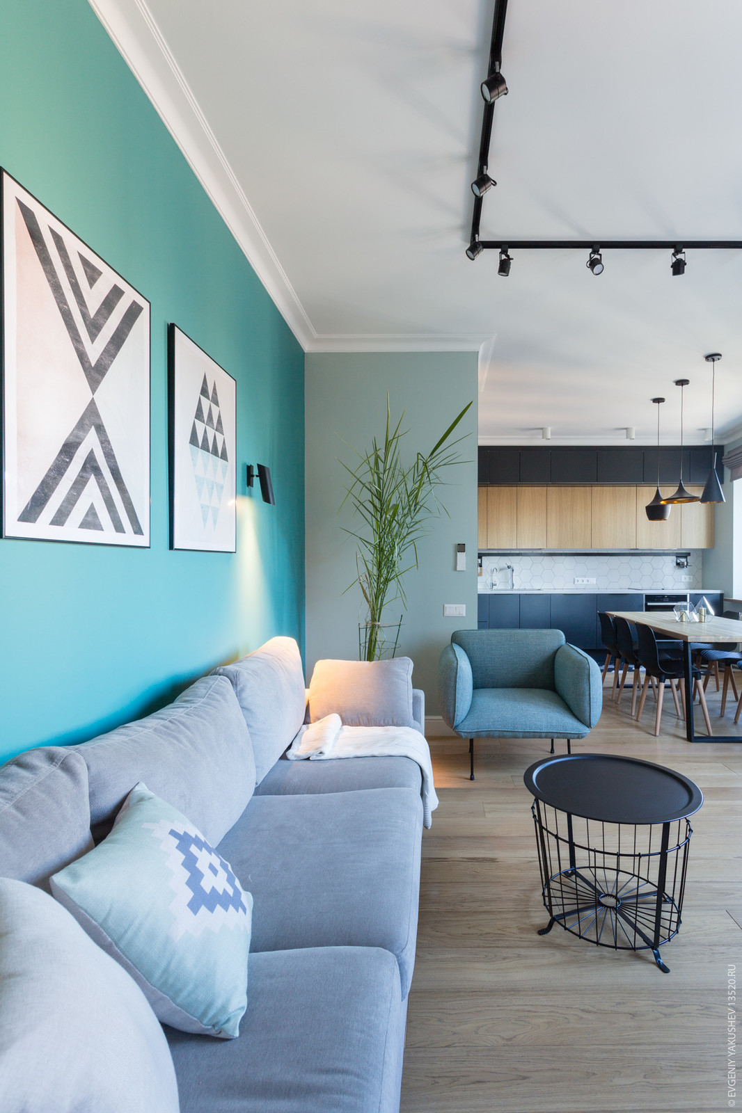 Фоновое изображение профиля EUGENE COUCHEE