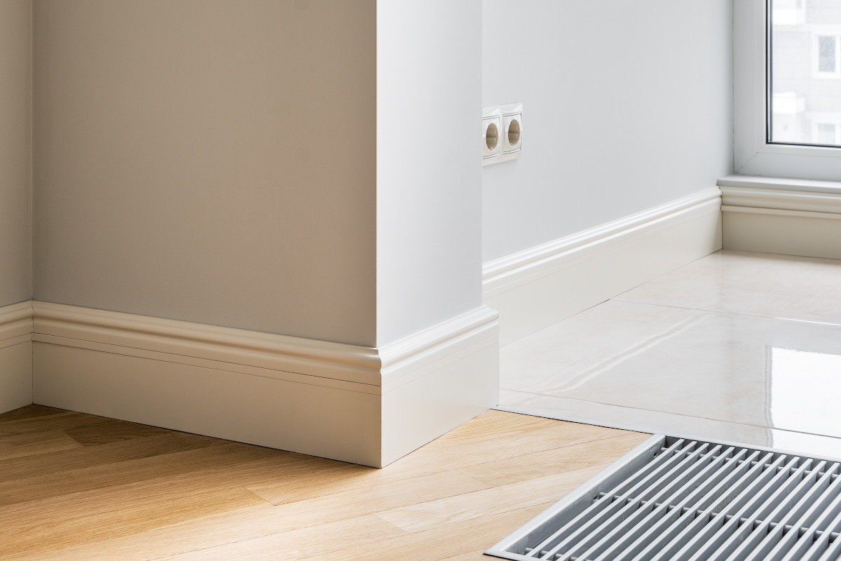 Белые двери Леон в интерьере