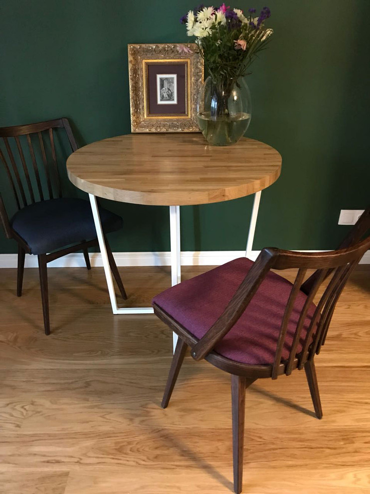 Обеденные столы