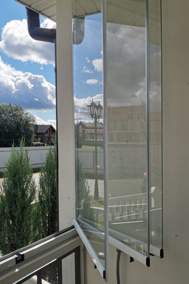 Остекление крыльца в Подмосковье