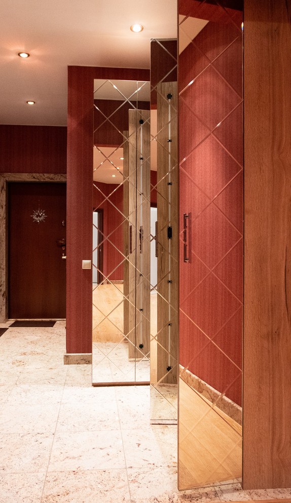 Распашной зеркальный шкаф raumplus