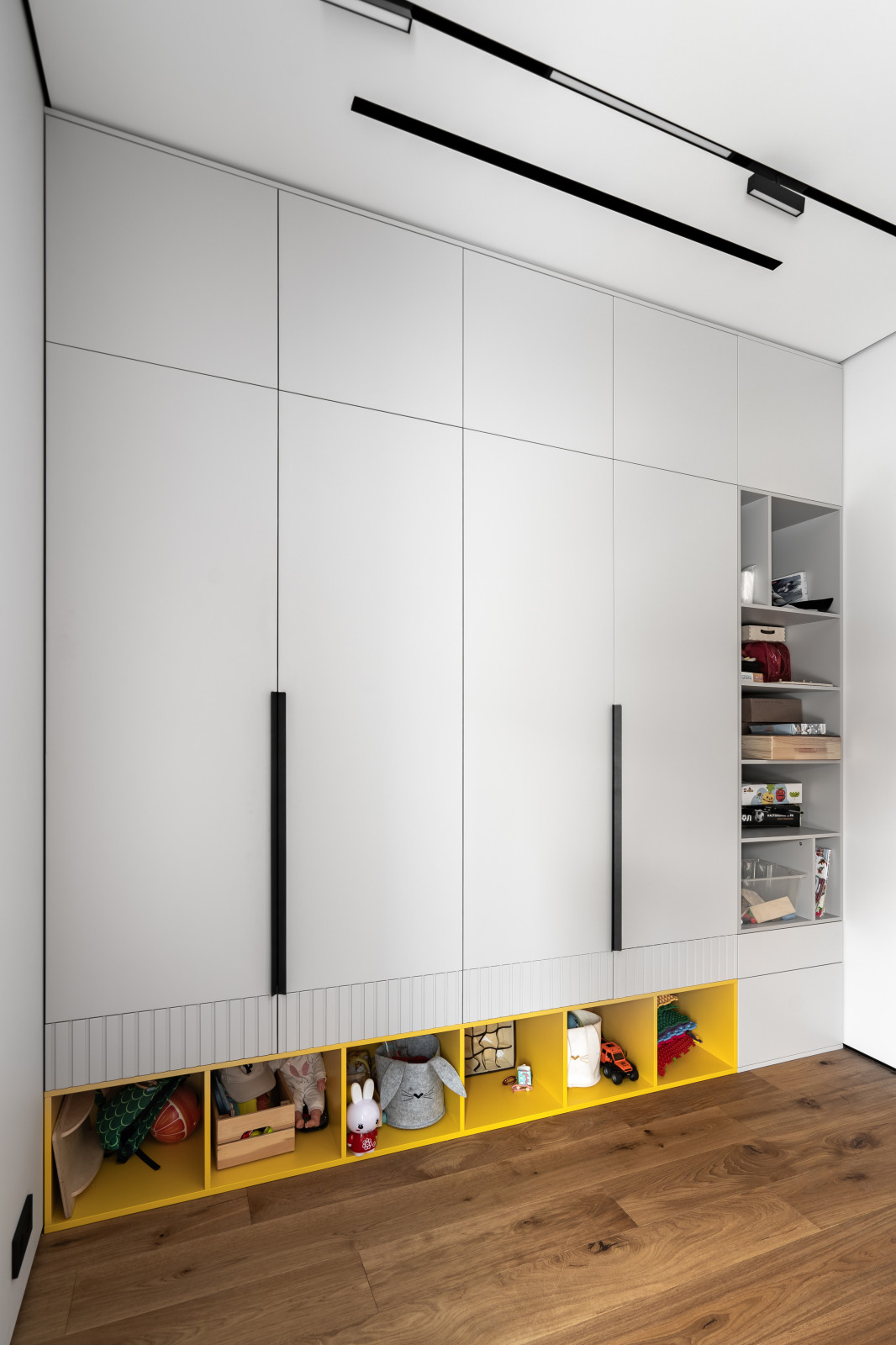 Серый Шкаф в детскую