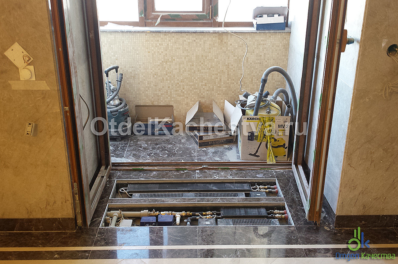 Укладка мрамора в кухне-столовой