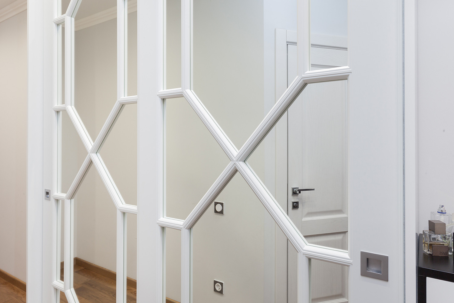 Мебель для прихожей в современном классическом стиле