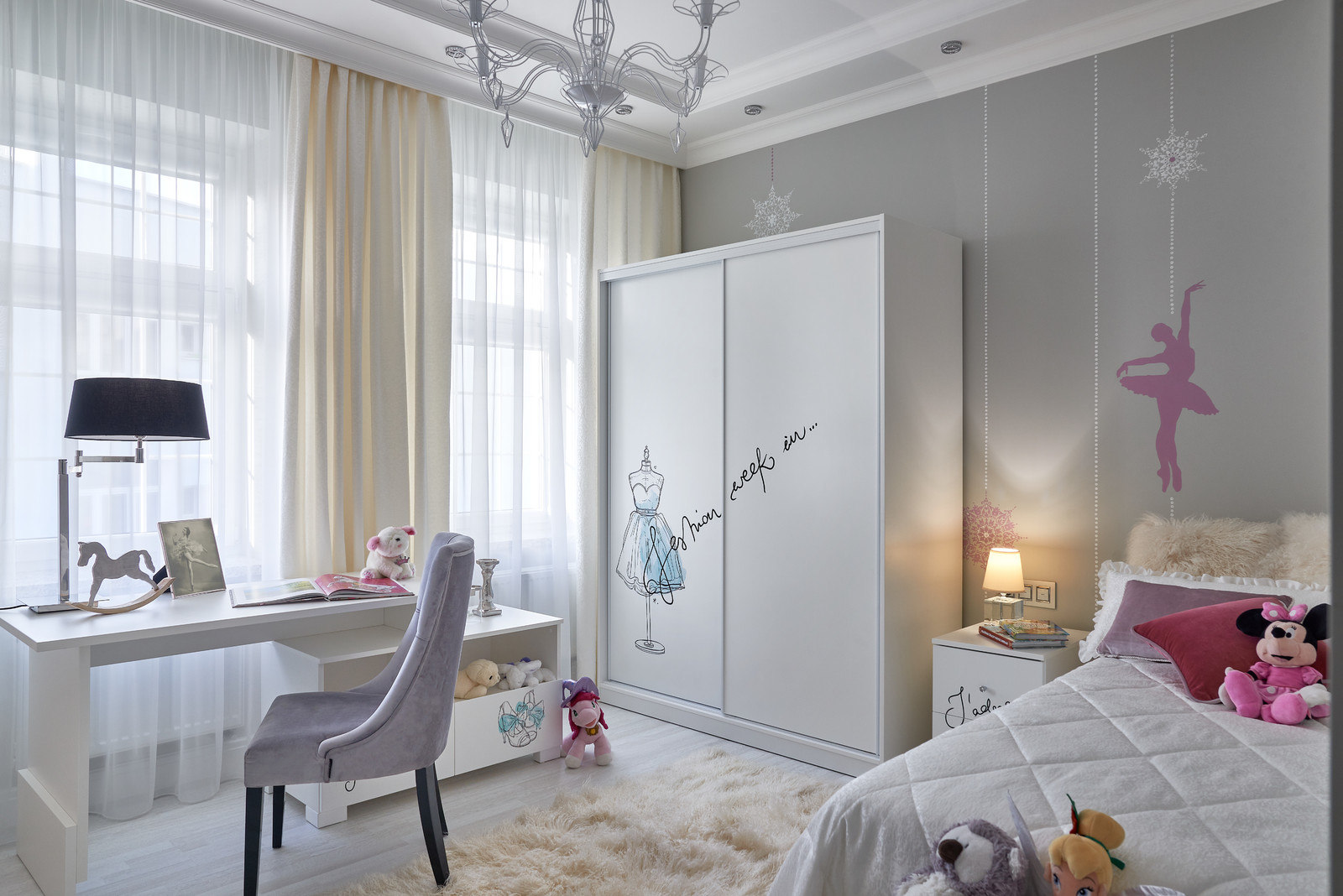 Яркий, роскошный, искрящийся.