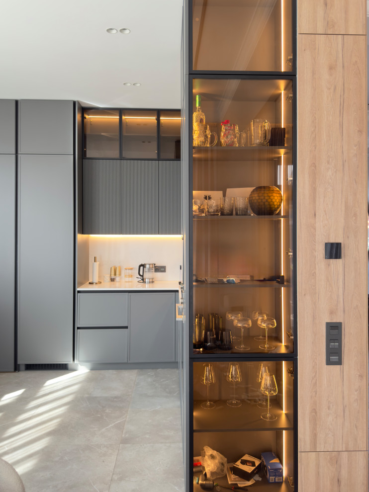 Кухня с кладовой в загородном доме