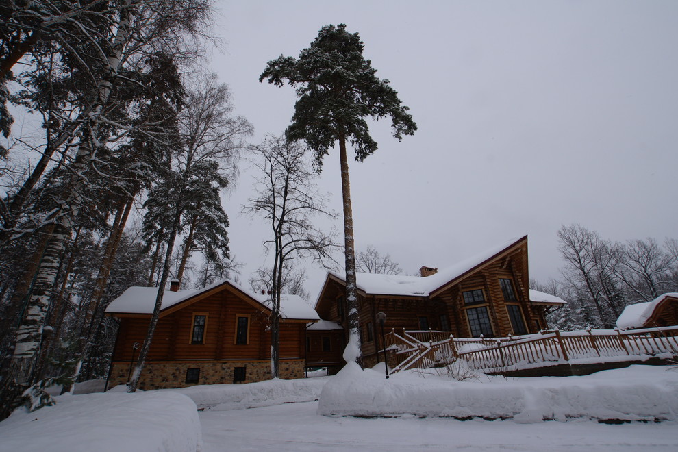 Гостевой дом. Калиброванное бревно. Канадская рубка. Диаметр 35-45 см.