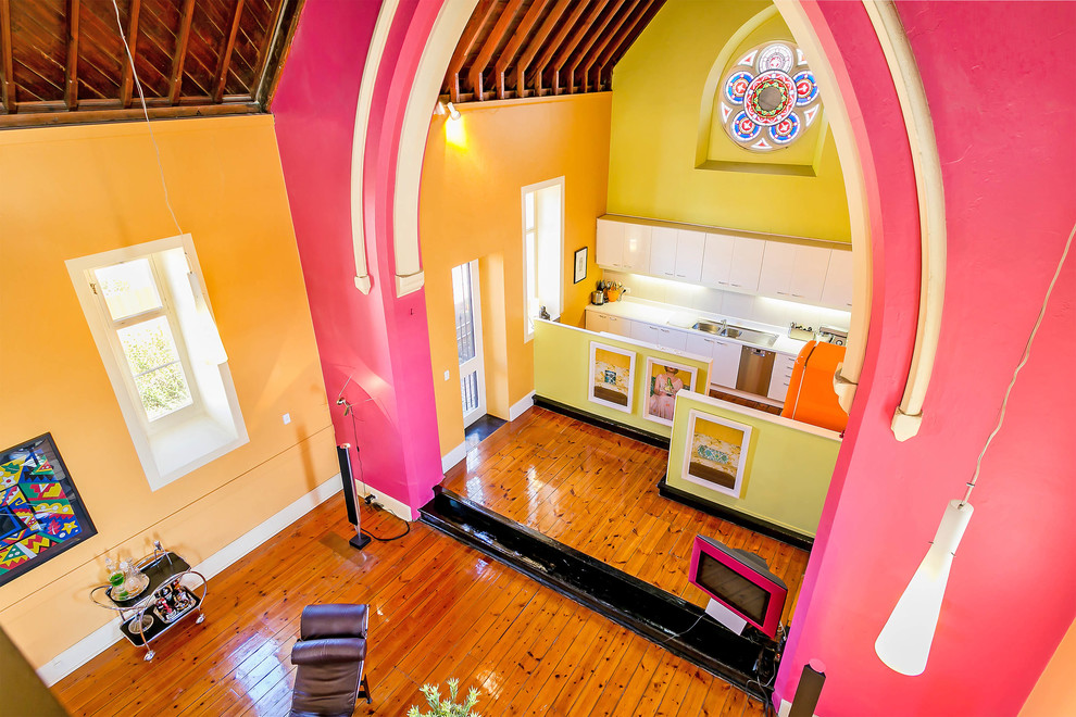 Houzz Австралия: Буйство красок в здании бывшей церкви