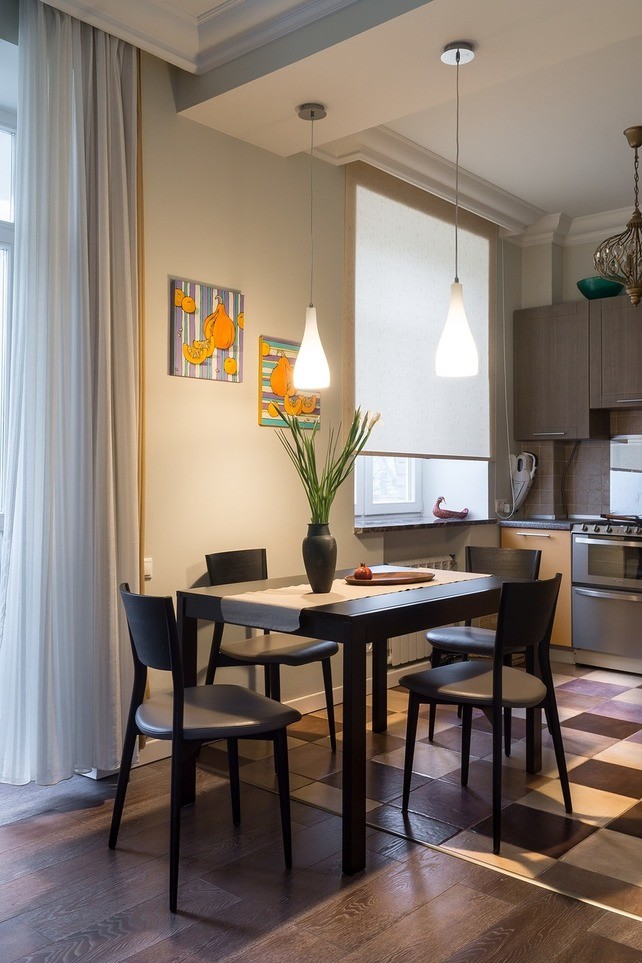 Квартира семи люстр