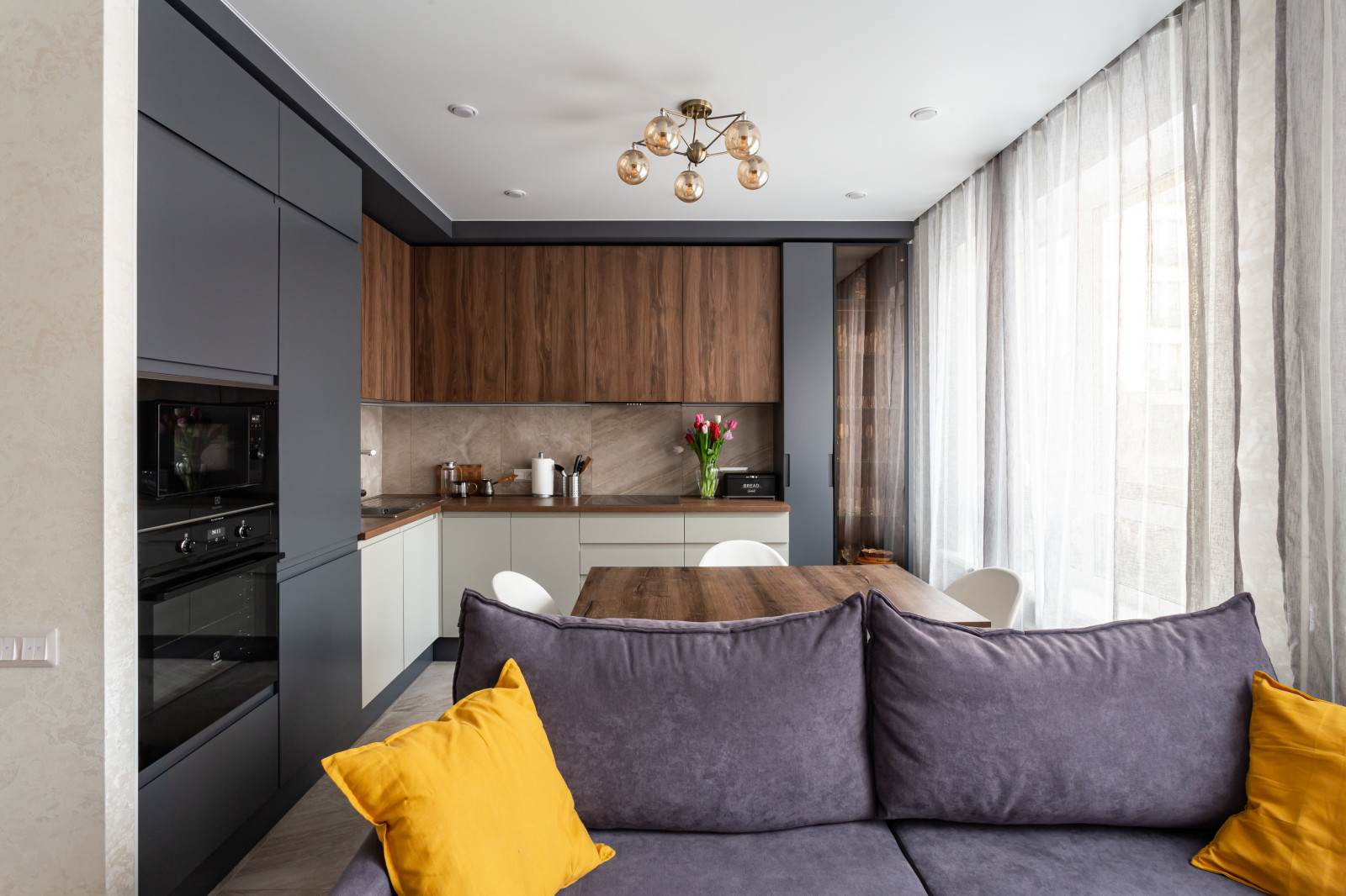 Обложка проекта: Угловая кухня в ЖК Домашний