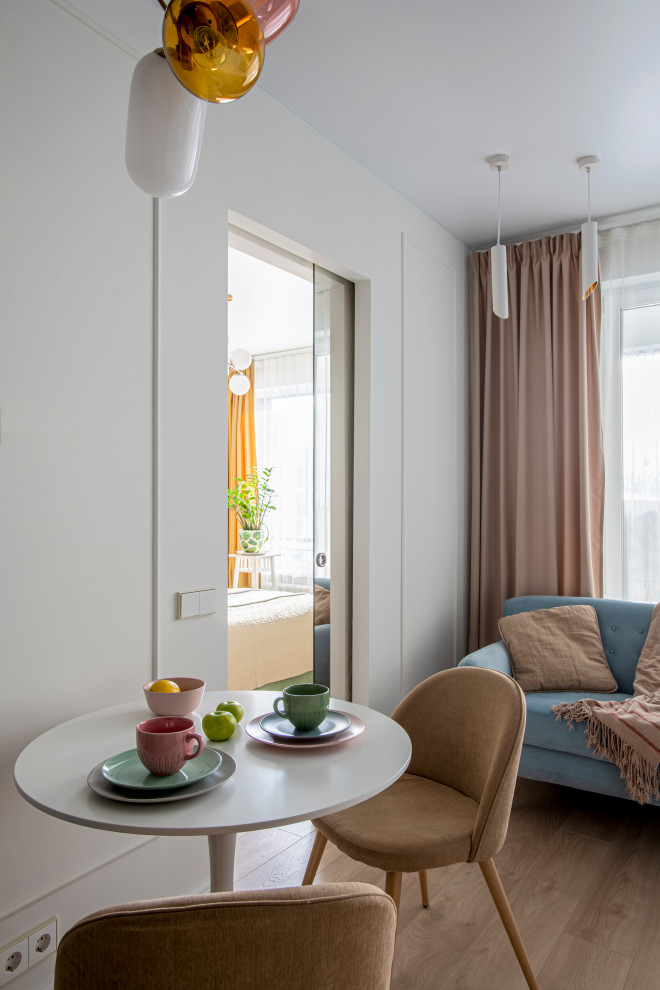 Квартира с акцентами и зеркальной дверью