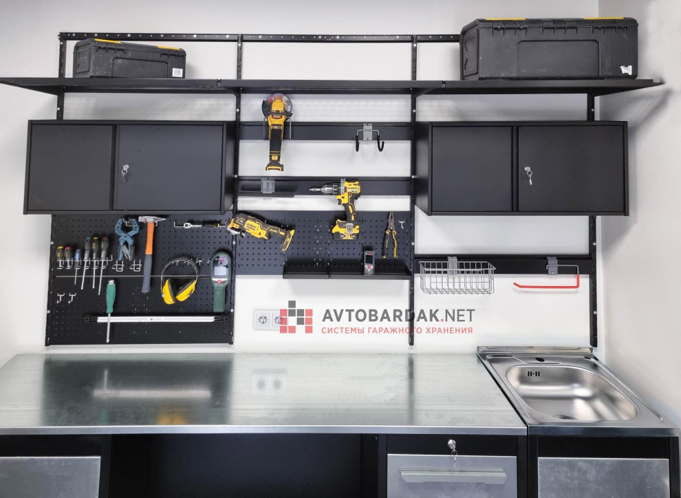 Обложка проекта: Проект № 47: Рабочая зона в гараже