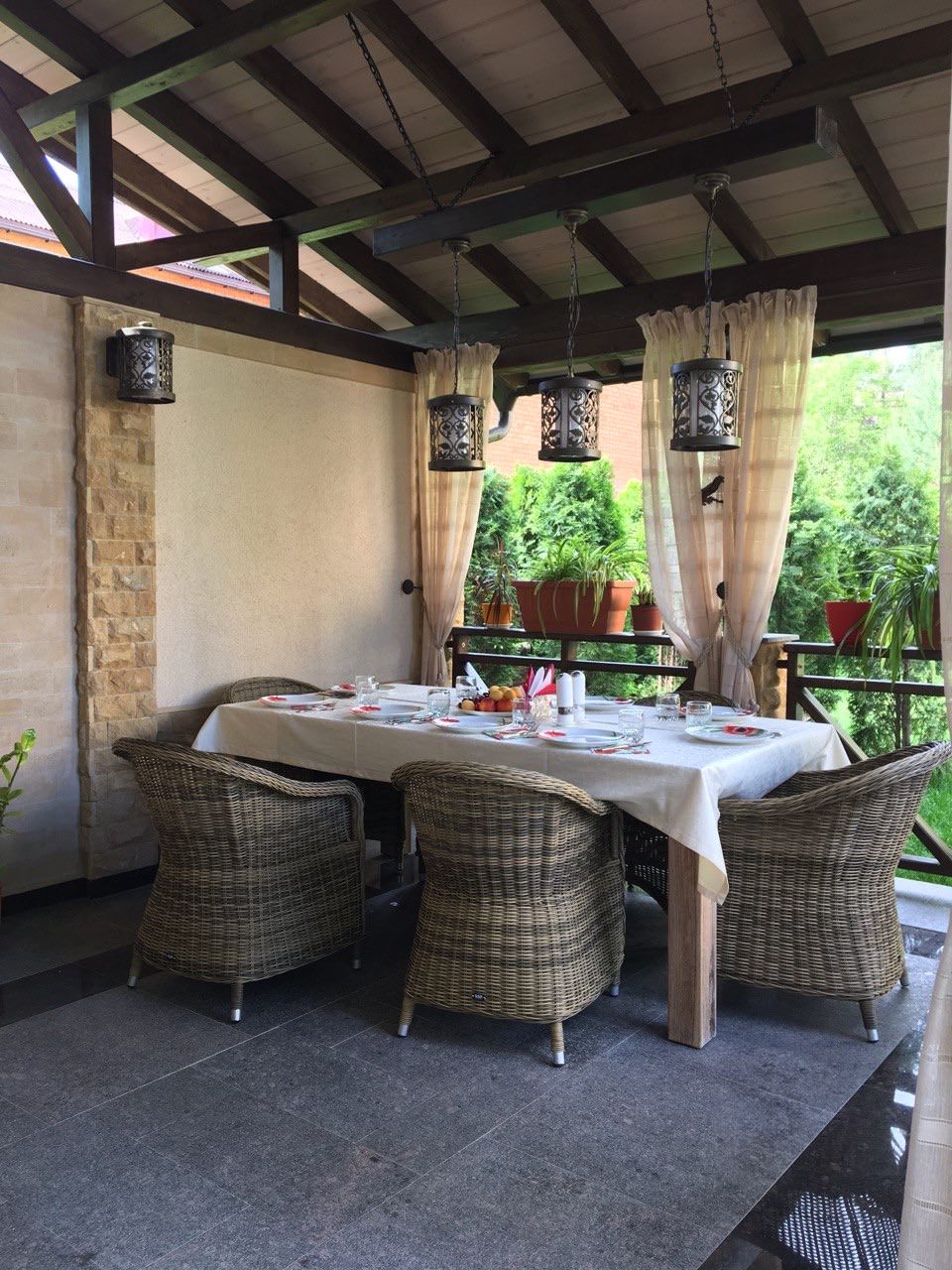 Любимовка. Беседка в пейзажном саду.