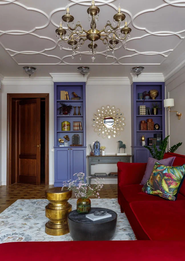 Эффектная квартира с обилием орнаментов для творческой личности
