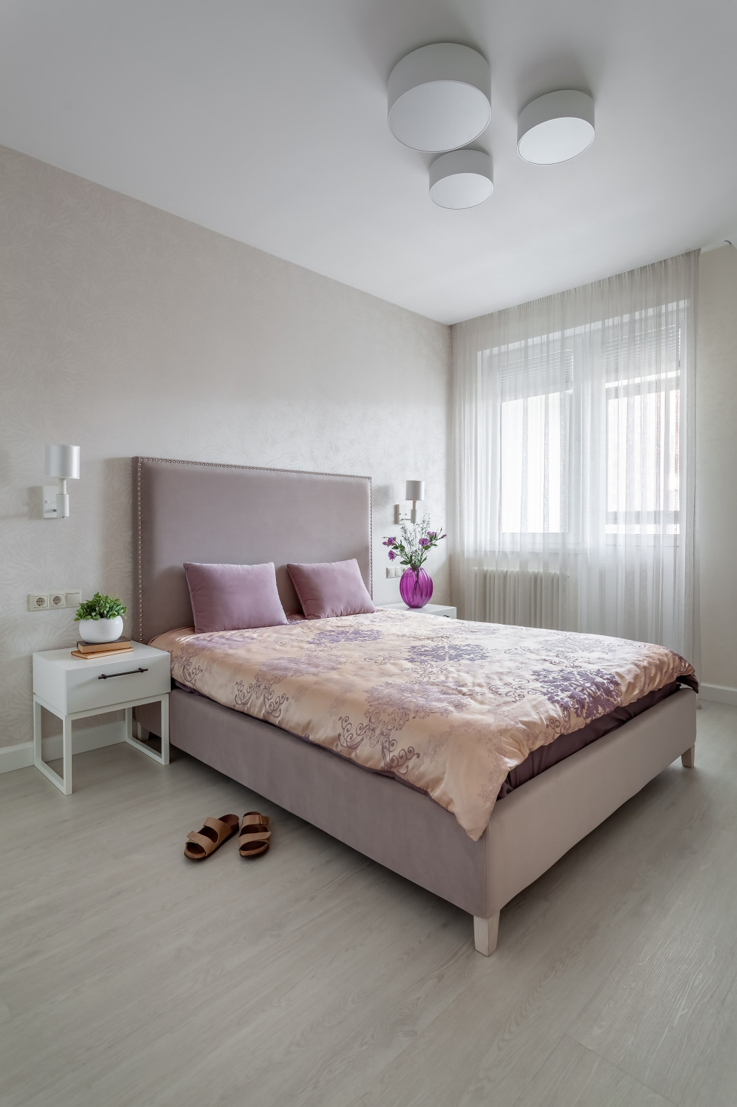 Воздушная квартира с яркими акцентами