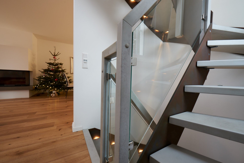 Бетон, Ржавчина и Стекло. Лестница из HPL