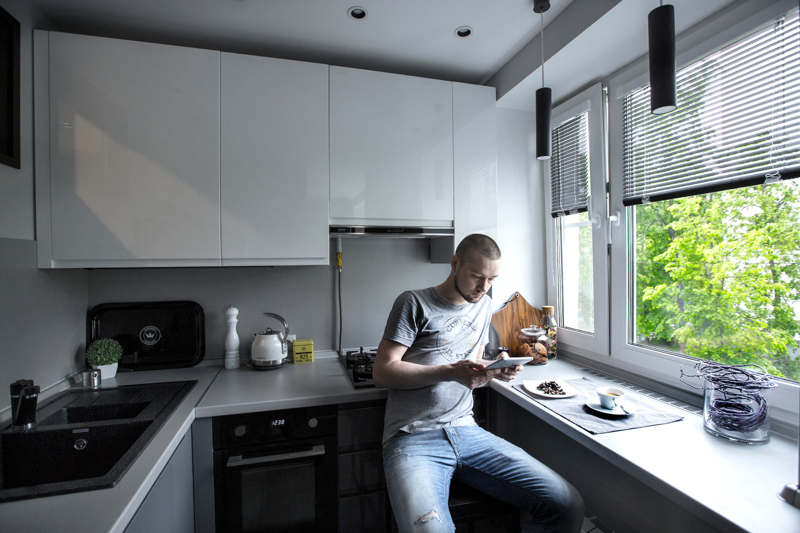 В гостях: 29 метров — студия с дверцей для кошки