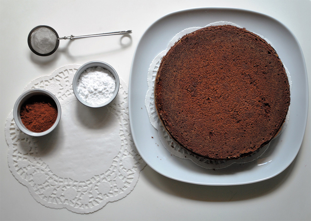 Своими руками: Как просто украсить шоколадный торт