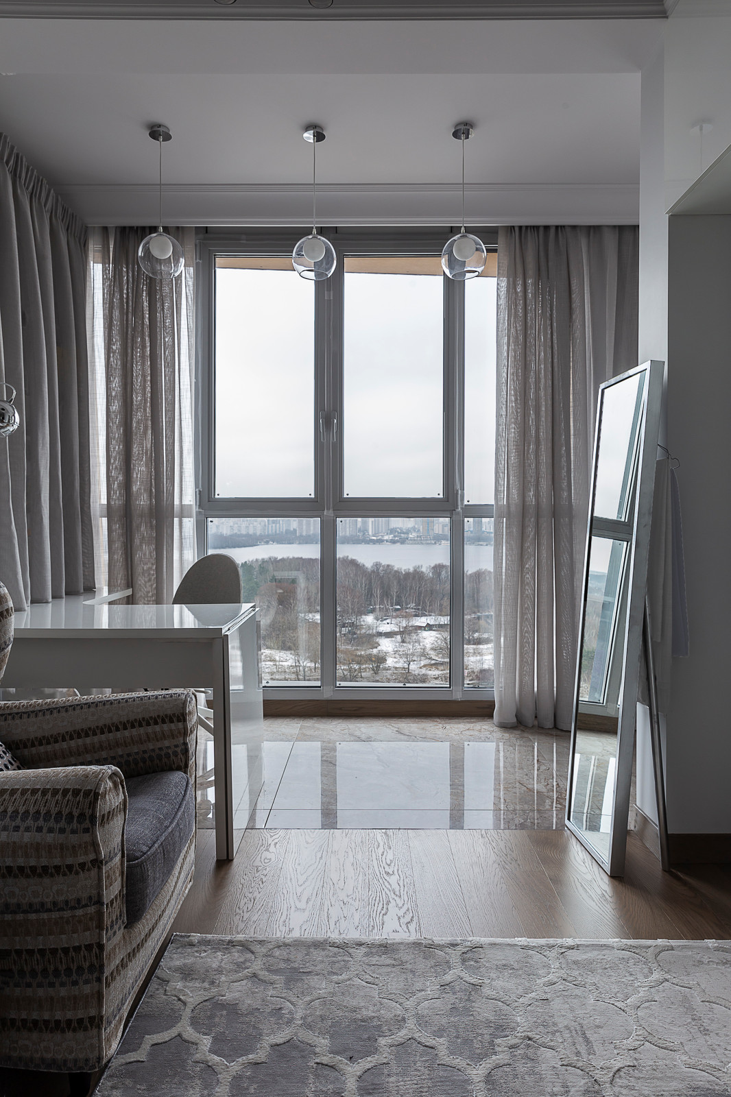 Спальня с ванной комнатой. Неоклассика на живописной.