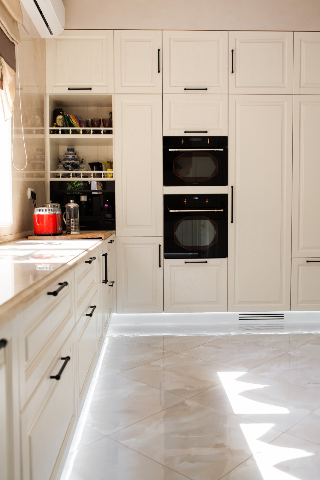 Кухня в светлых оттенках