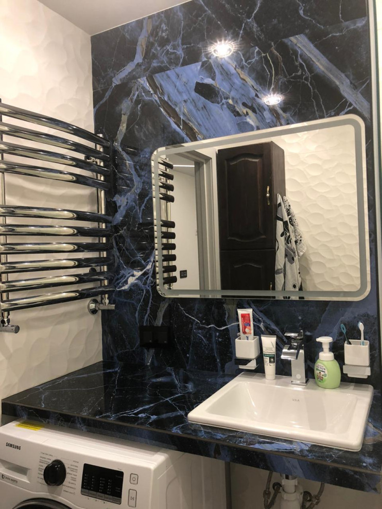 небольшая квартира с кухней в прихожей