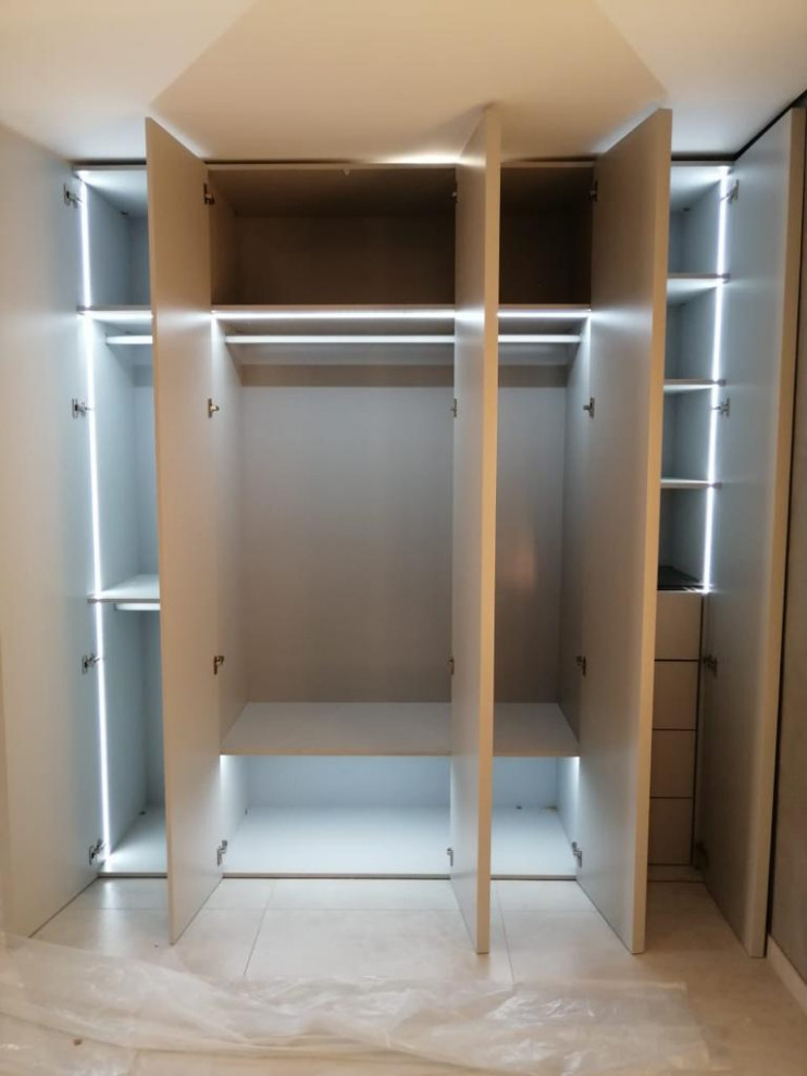 Обложка проекта: Шкаф с подсветкой