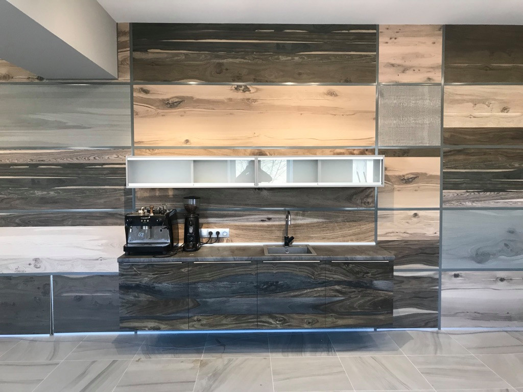 Зона кухни | отделка стен панелями