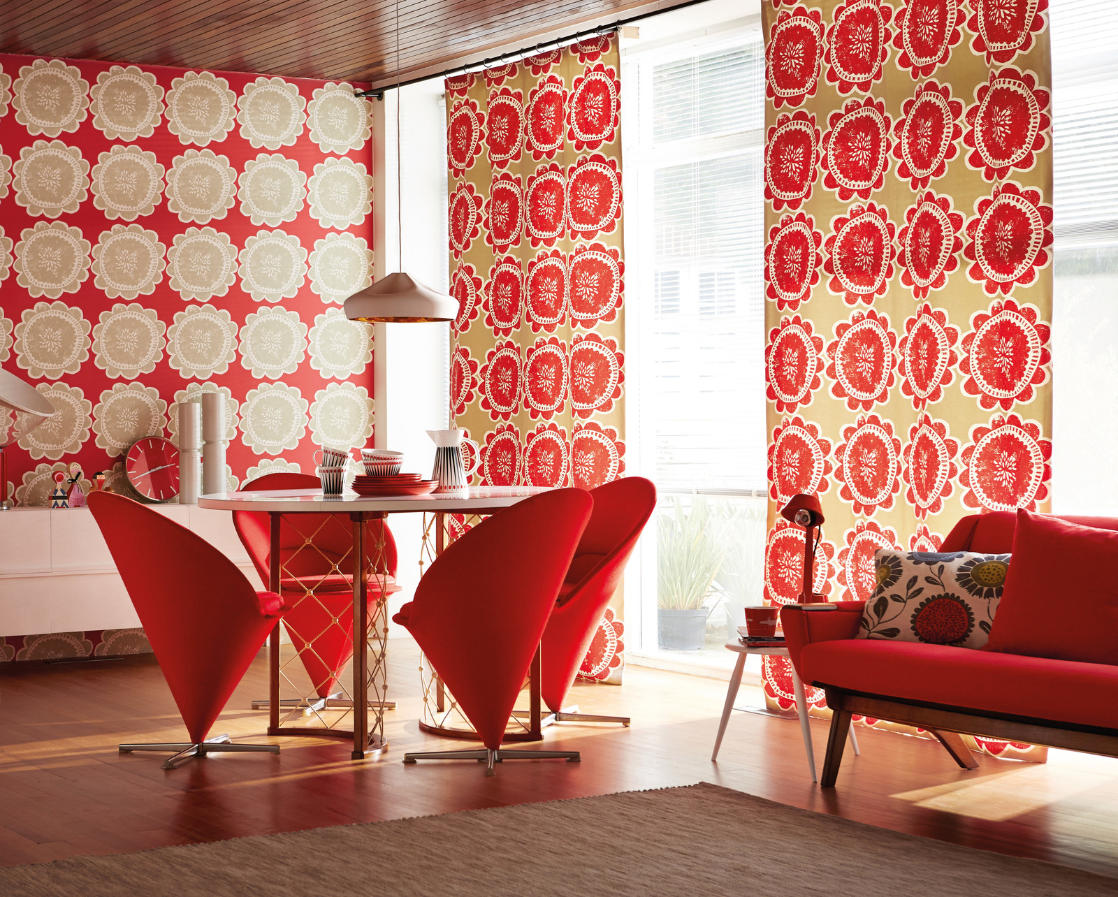 Детские коллекции тканей и обоев