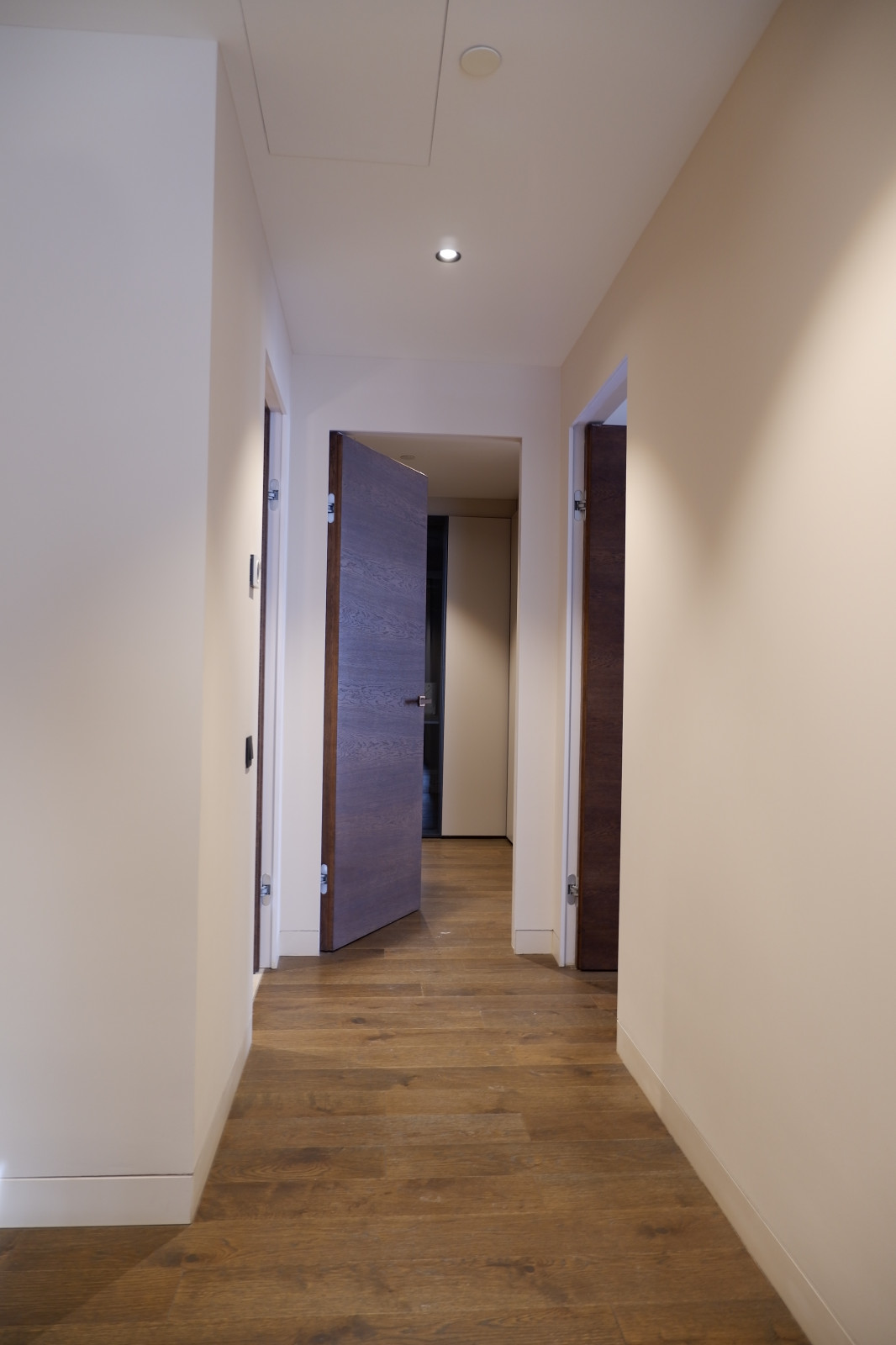 Двери Dorian в минималистичном проекте ЖК Soho + Noho @sohoplusnoho