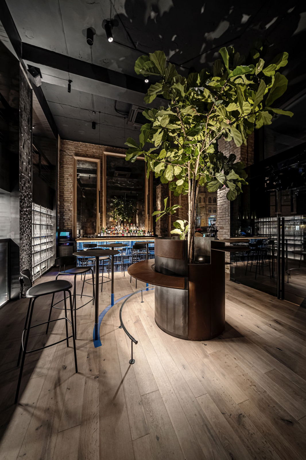 Follower | Restaurant & Bar