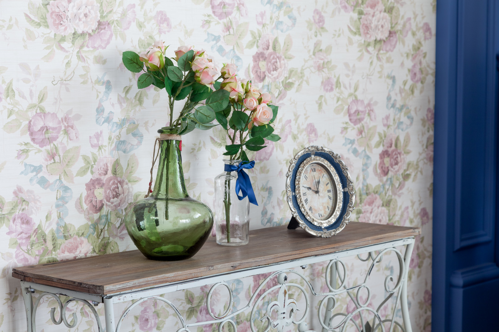 Двухэтажный дом с цокольным этажом и мансардой